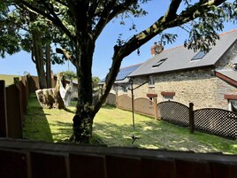 Cottage | Property grounds