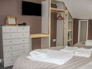 Cottage | 1 bedroom, individually decorated, individually furnished, free WiFi