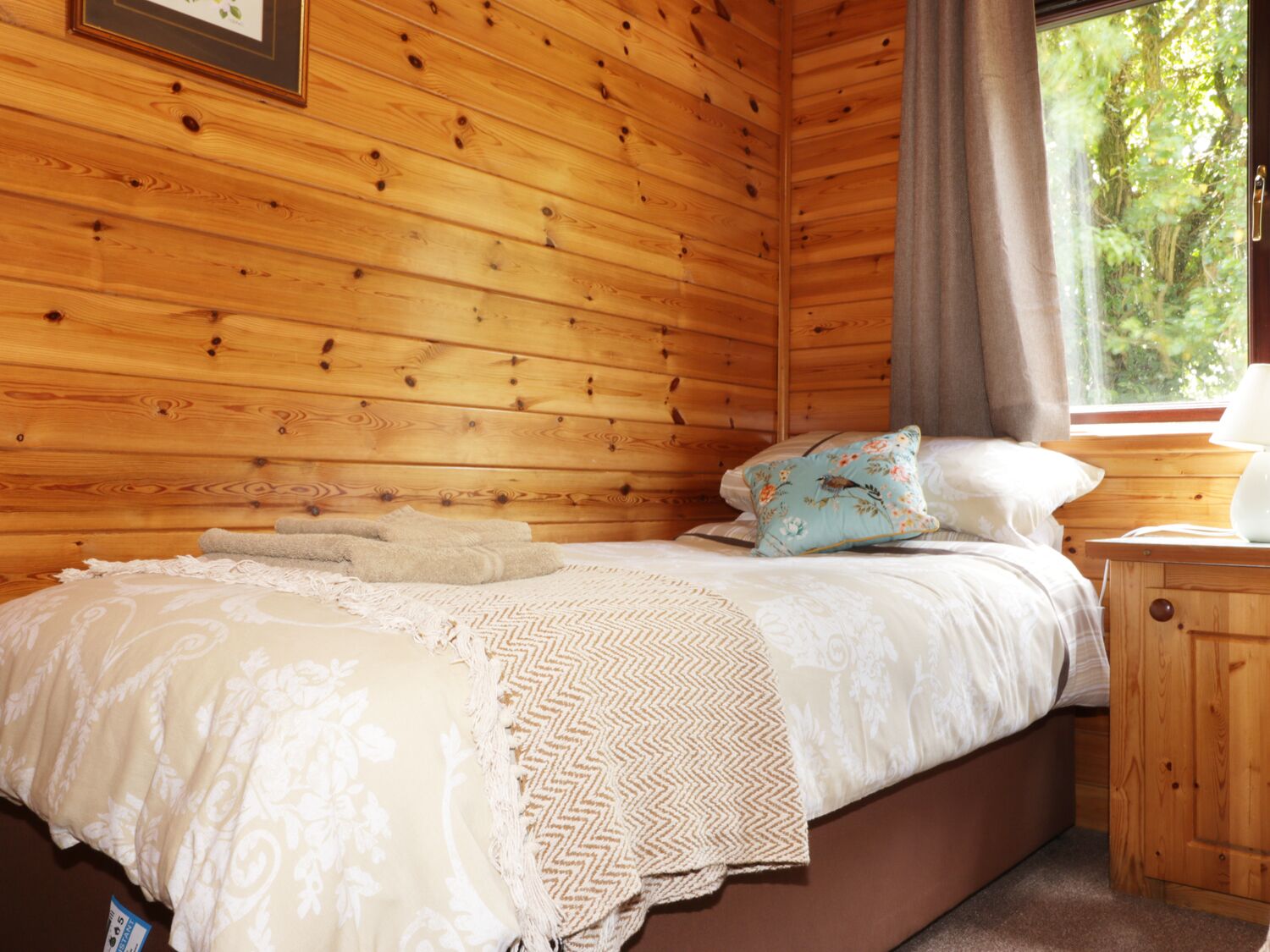 Cottage | 3 bedrooms, WiFi (free), individually decorated, individually furnished
