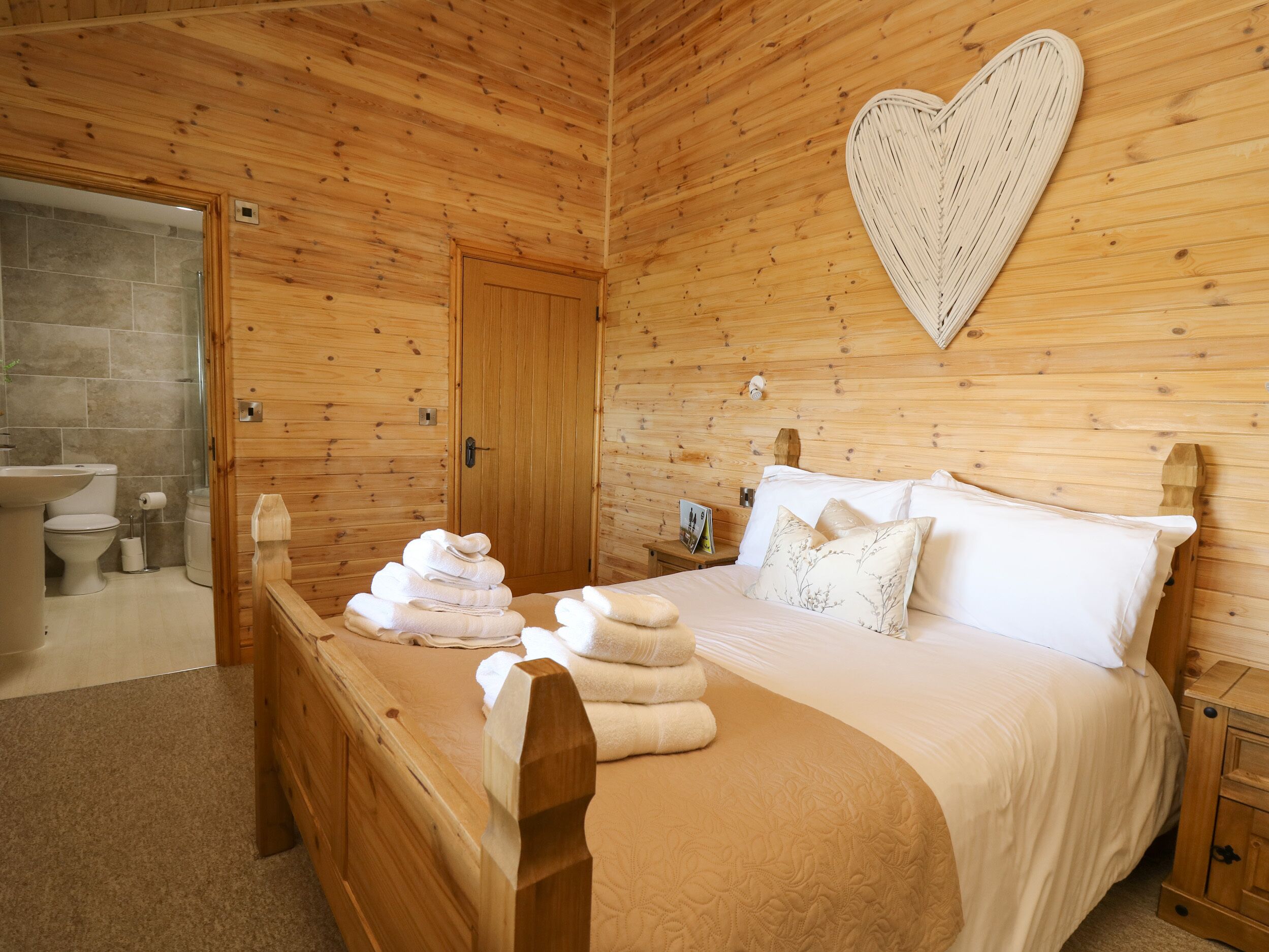 Cottage | 2 bedrooms, individually decorated, individually furnished, free WiFi