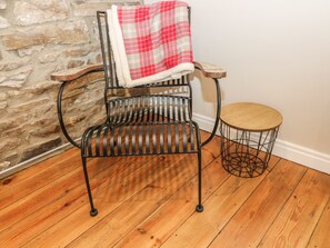 Casa de campo | Sala de estar | TV, lareira, DVD player