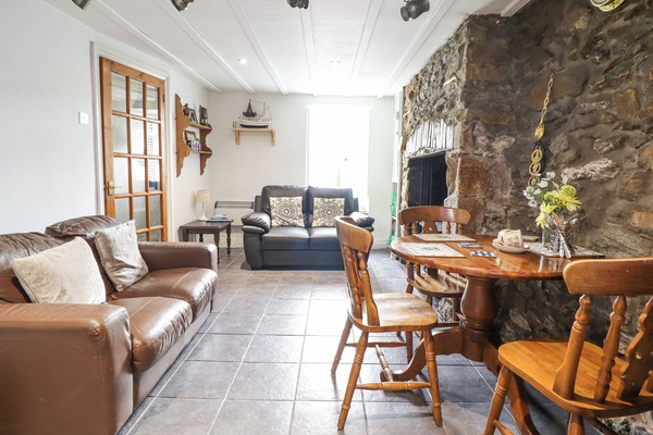 Cottage | Interior