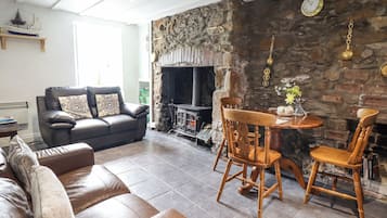 Cottage | Living area | TV, DVD player
