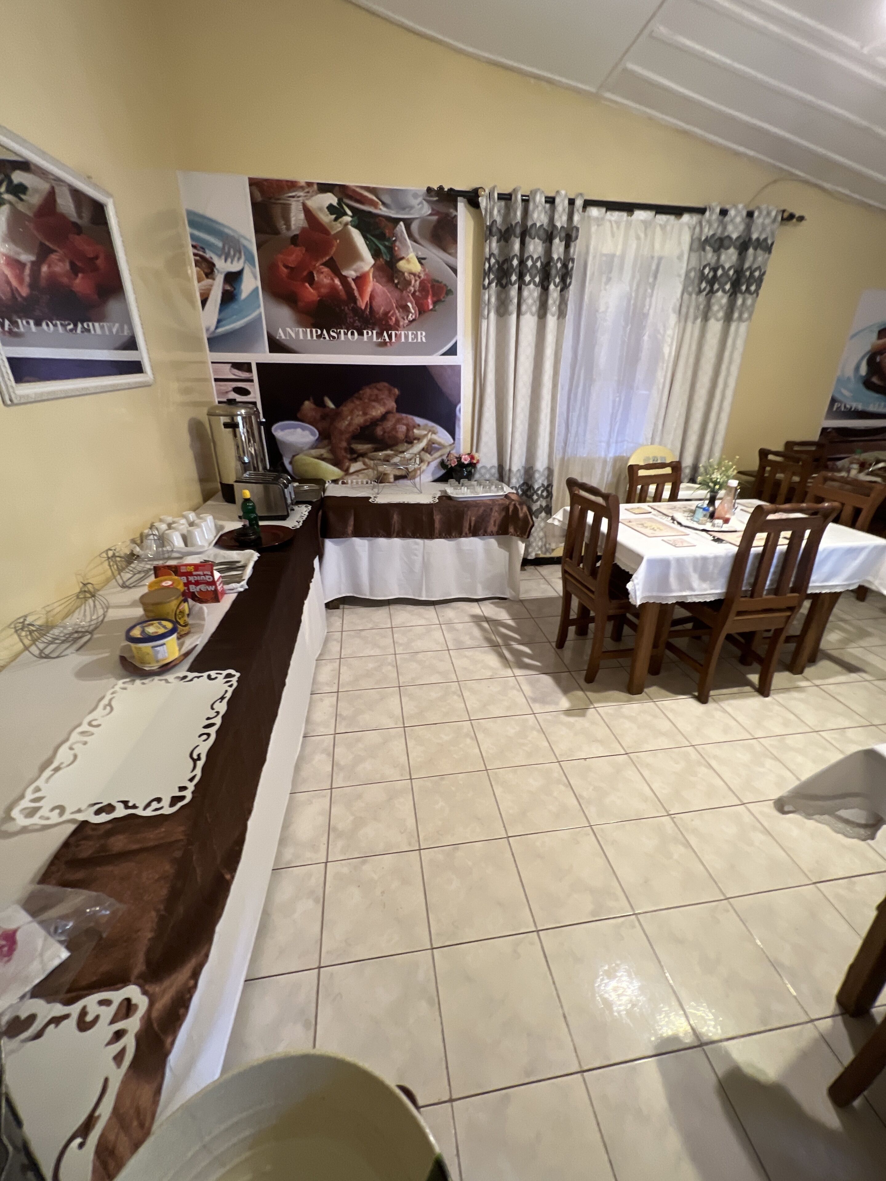 Se sirven desayunos, almuerzos y cenas