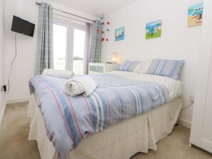 4 bedrooms, individually decorated, individually furnished, free WiFi
