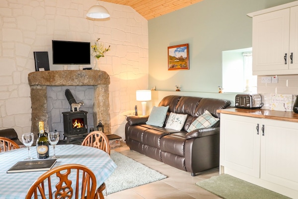 Cottage | Living room | TV