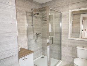 Cottage | Bathroom | Shower - Mary Larkin's Cottage (Newry)
