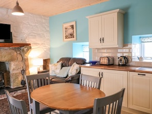 Cottage | Dining - Mary Larkin's Cottage (Newry)