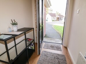 Cottage | Interior - Coneyville (Londonderry)