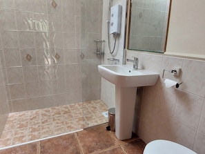 Cottage | Bathroom