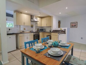 Cottage | Private kitchen | Dishwasher, cookware/dishes/utensils - Brookfield Lodge (Beaminster)