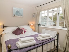 Cottage | 2 bedrooms, individually decorated, individually furnished, free WiFi - Robyn Cottage (Budleigh Salterton)
