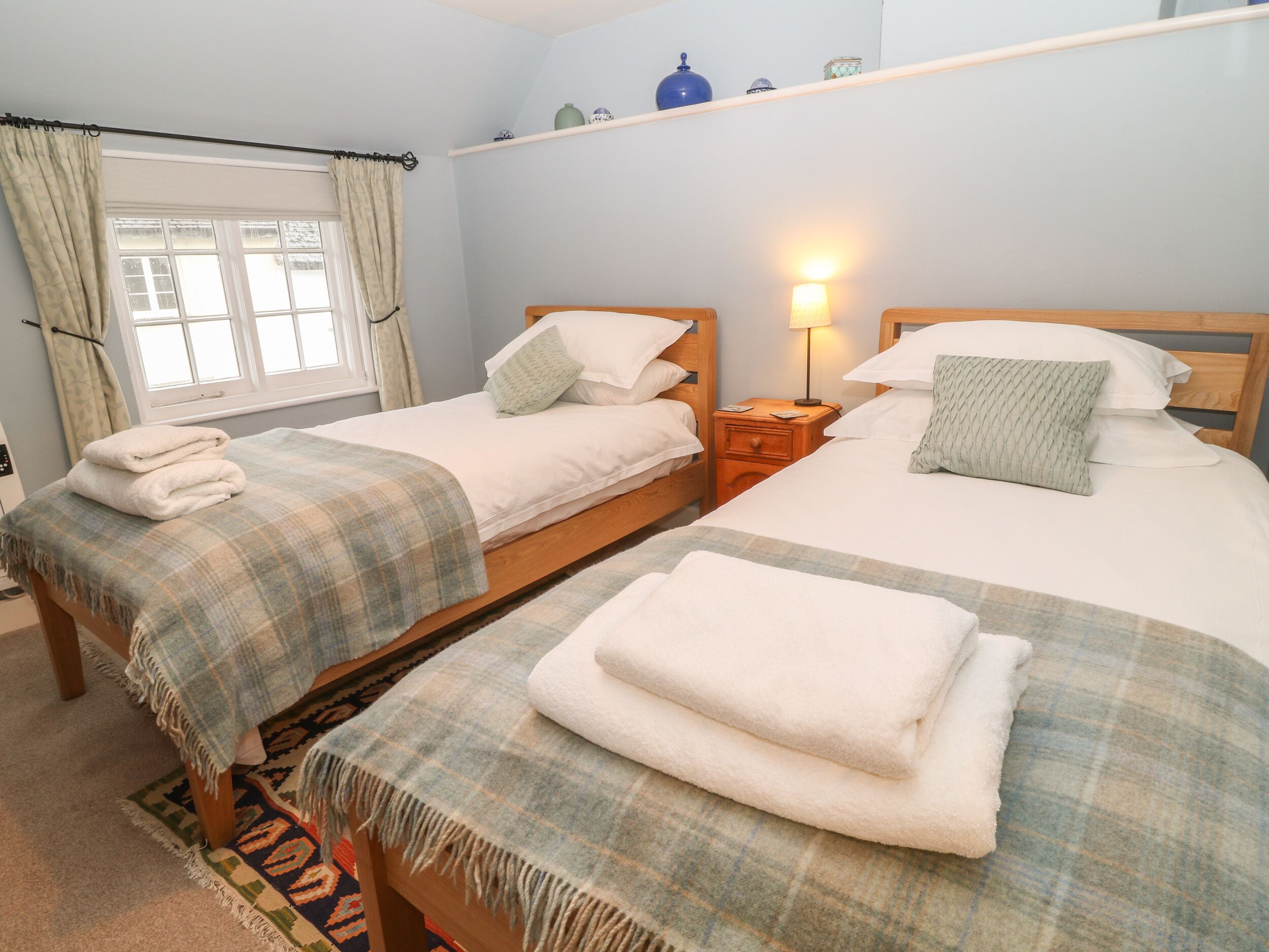 Cottage | 2 bedrooms, free WiFi, individually decorated, individually furnished