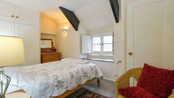 2 عدّة غرف نوم وبديكورات فريدة لكل غرفة وطراز فريد لكل وحدة