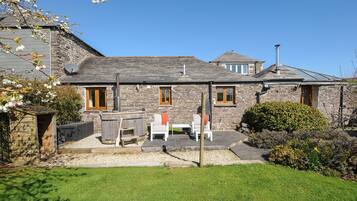 Cottage | Property grounds