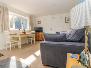 Cottage | Living area | TV