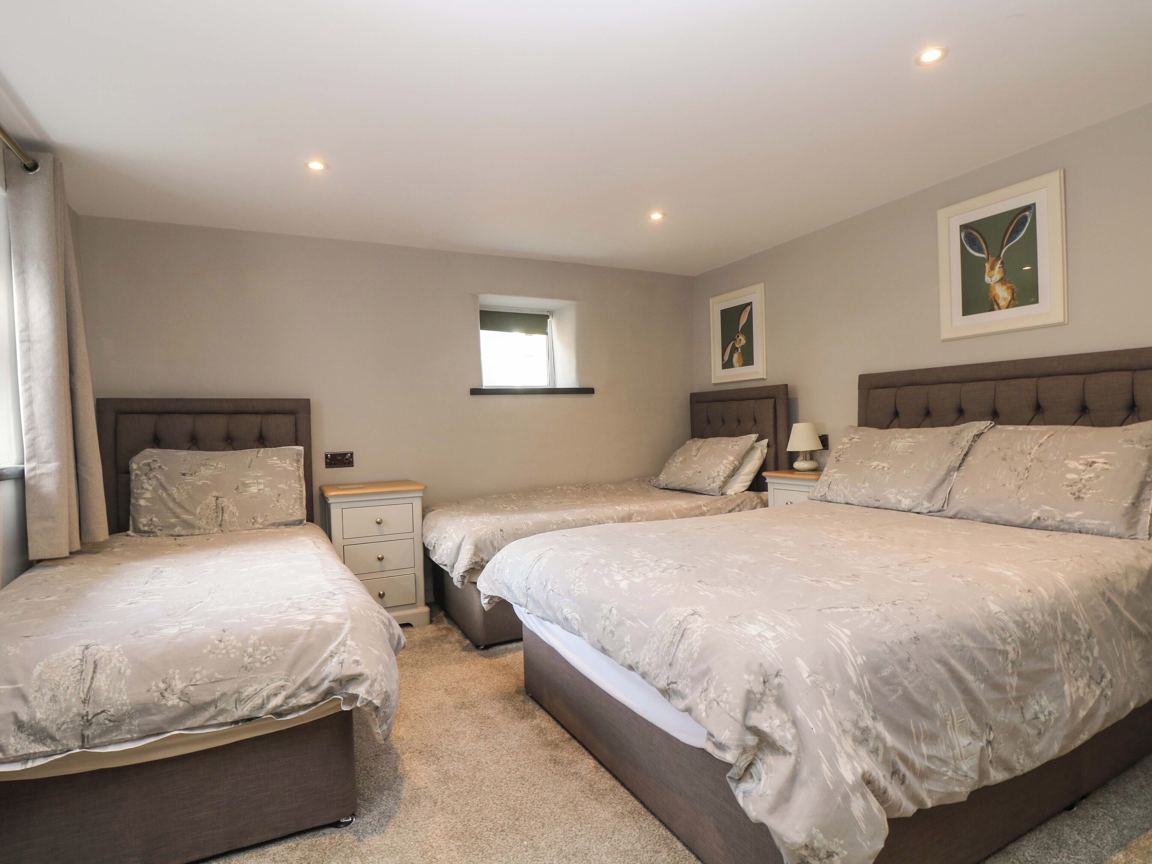 2 habitaciones, decoración personalizada y muebles diferentes 