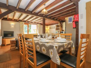 Dining - Oaklands (Camelford)