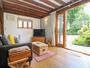 Cottage | Living area | TV - Oaklands (Camelford)