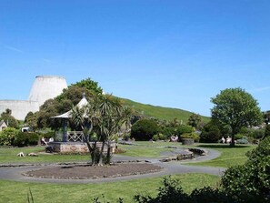 Cottage | Property grounds - Seascapes (Ilfracombe)