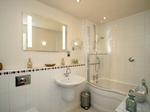 Cottage | Bathroom