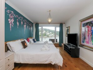 Cottage | 4 bedrooms, individually decorated, individually furnished, free WiFi - Bight Boathouse (Dartmouth)