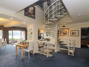 Cottage | Interior - Bight Boathouse (Dartmouth)