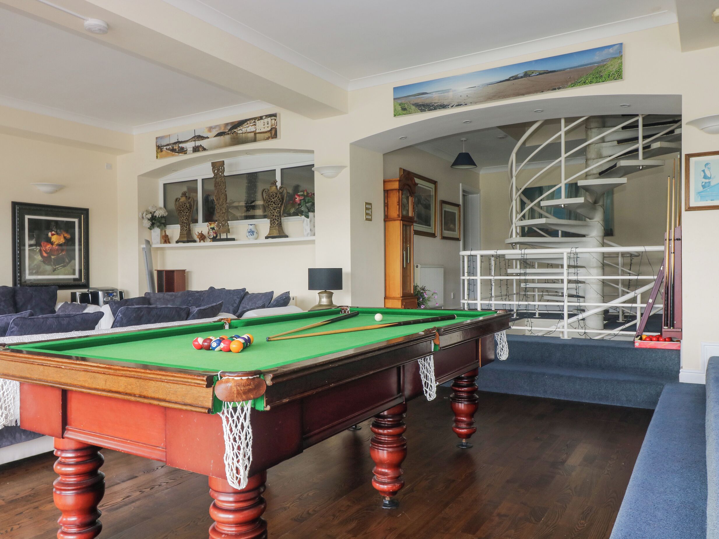 Cottage | Game room