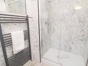 Cottage | Bathroom