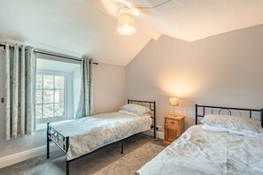 Cottage | 4 bedrooms, individually decorated, individually furnished, free WiFi