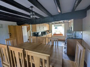 Cottage | Dining