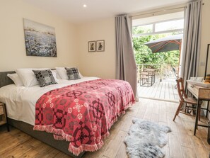 3 habitaciones, decoración personalizada y muebles diferentes