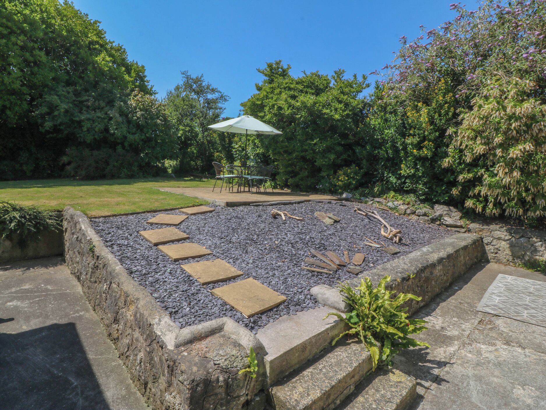 Cottage | Property grounds