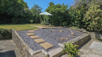 Cottage | Property grounds