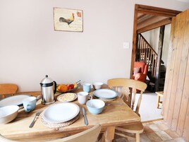 Casa de campo | Cocina privada | Frigorífico, microondas, placa de cocina y hervidor eléctrico