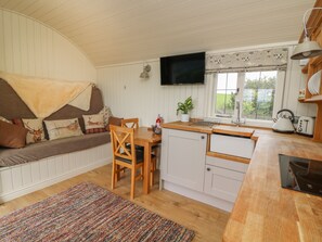 Cottage | 1 bedroom, individually decorated, individually furnished, free WiFi - Hillside View (Rhayader)