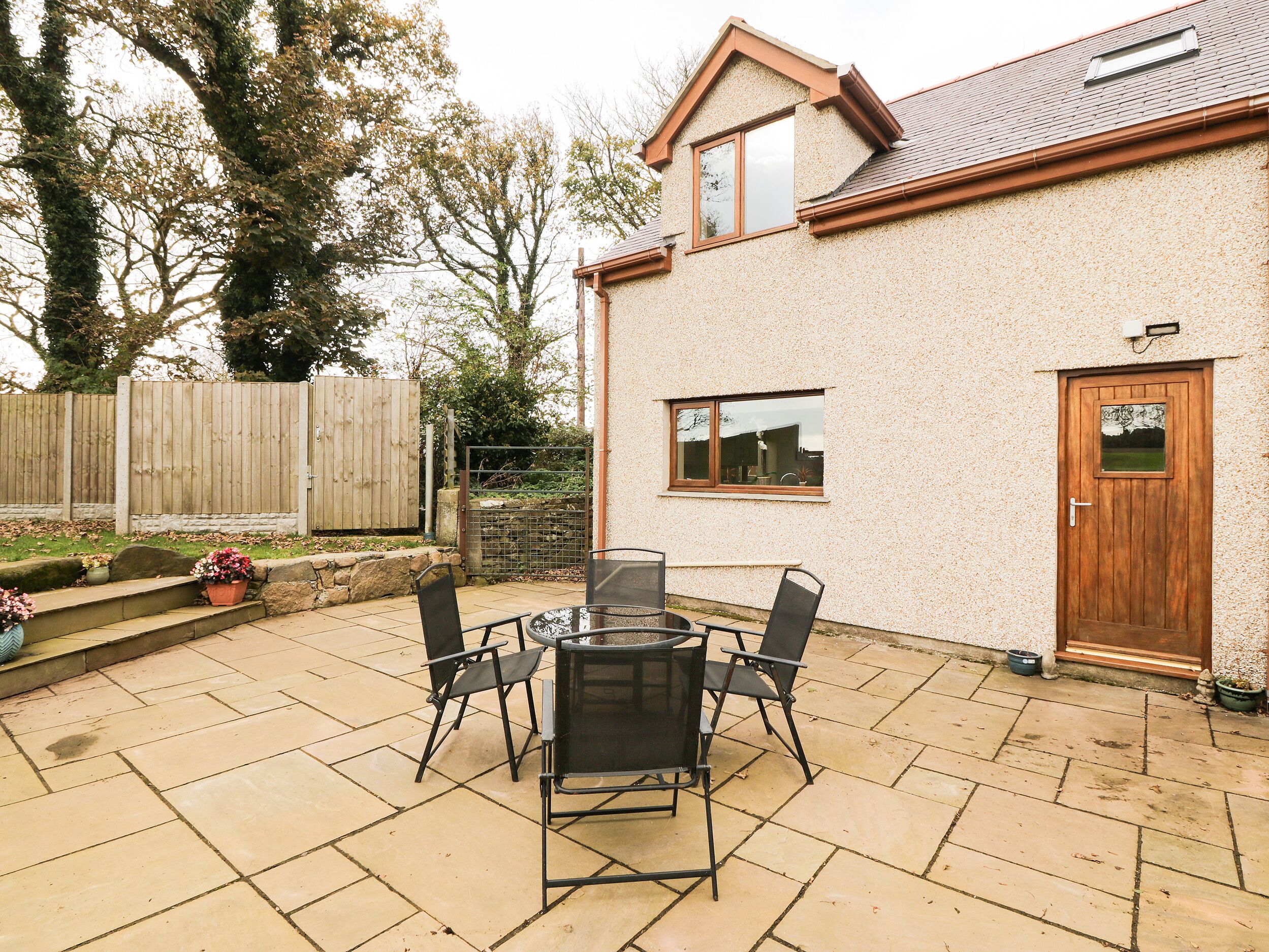 Cottage | Bahagian dalam