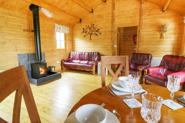 Cottage | Dining