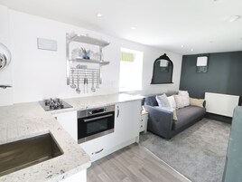 村舍 | 私人厨房 | 冰箱、微波炉、炉灶、电热水壶