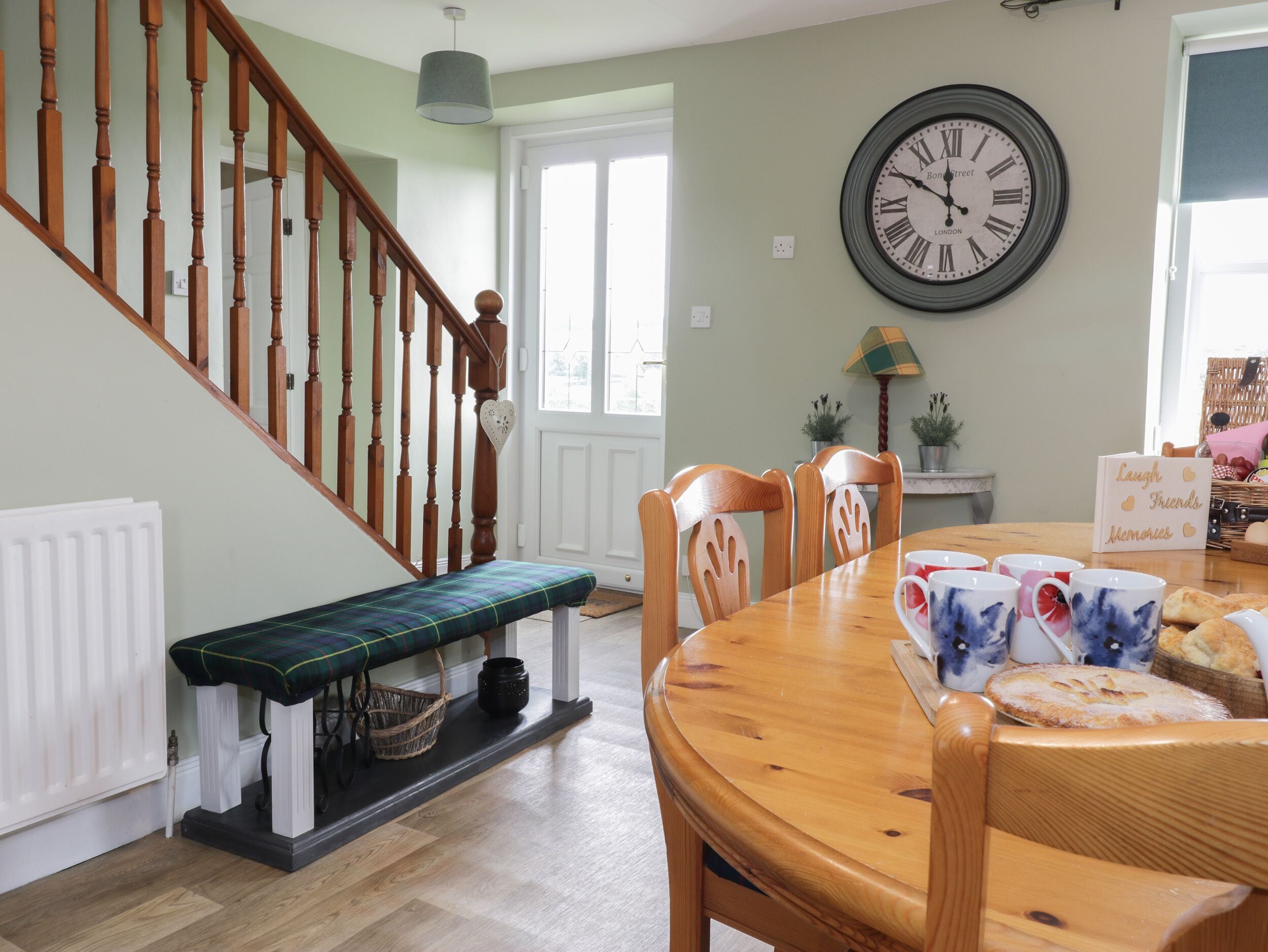 Cottage | Private kitchen | Fridge, stovetop, dishwasher, high chair