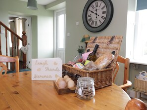 Cottage | Private kitchen | Fridge, stovetop, dishwasher, highchair - Todlaw Farm House (Jedburgh)