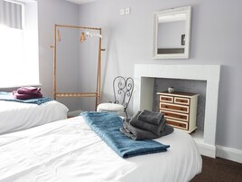 Cottage | 3 bedrooms, individually decorated, individually furnished, free WiFi