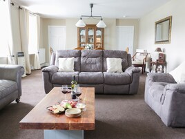 Cottage | Living room | TV