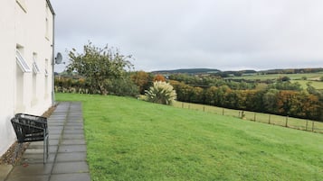 Cottage | Property grounds