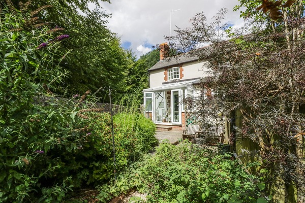 Cottage | Interior