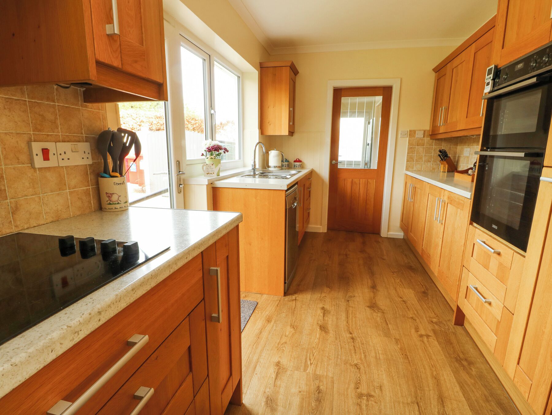 Cottage | Private kitchen | Dishwasher, electric kettle, toaster, highchair