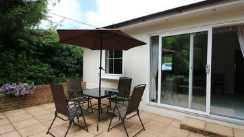 Cottage | Outdoor dining