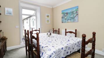 Cottage | Dining