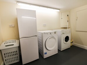 Interior - Matlock Views (Matlock)