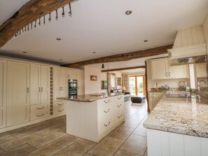 村舍 | 私人厨房 | 洗碗机、厨具/餐具